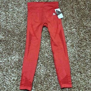 !!BRAND NEW WITH TAG!! Limitless seamless legging